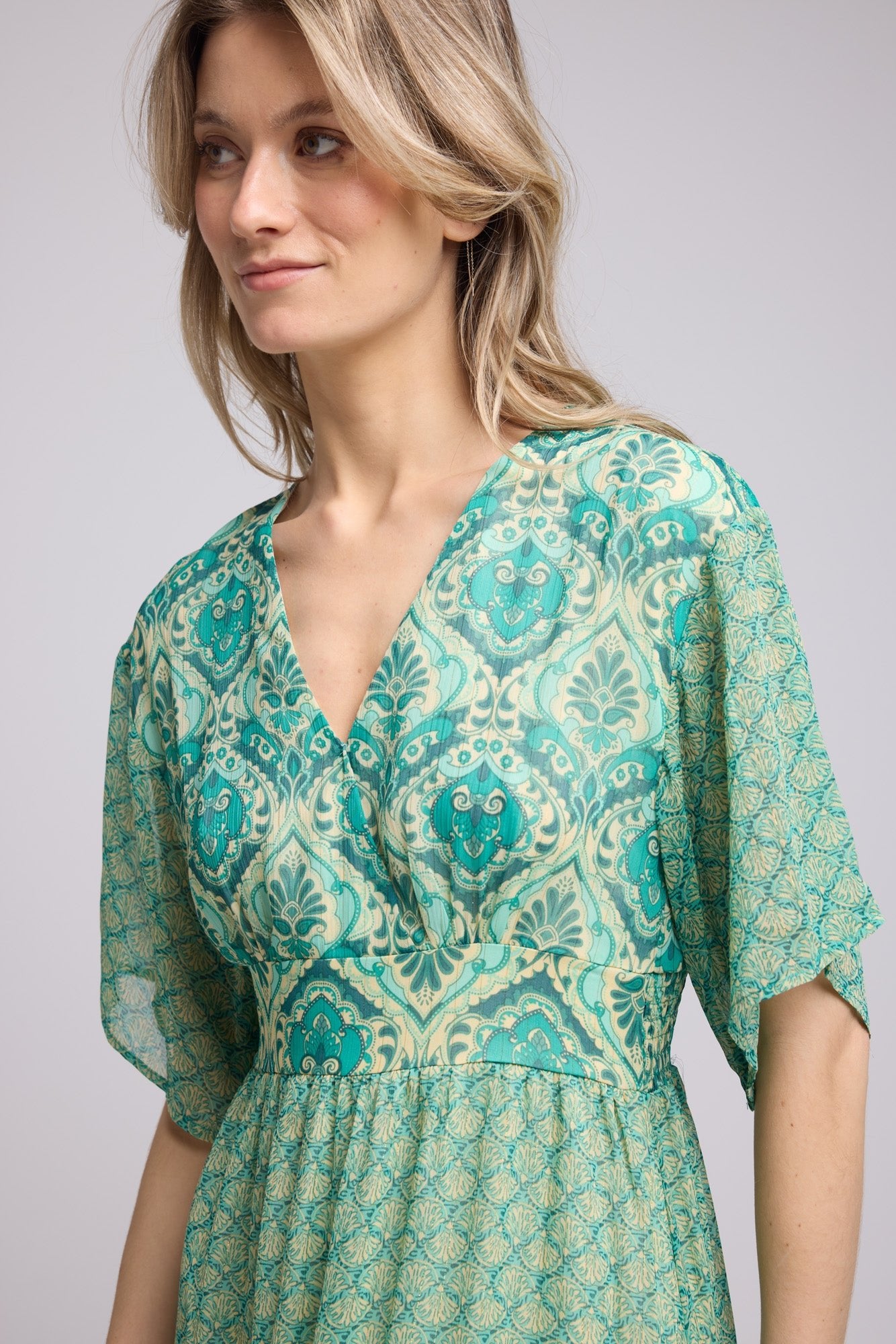 ROBE 62335/BANDANA VERT 1260P