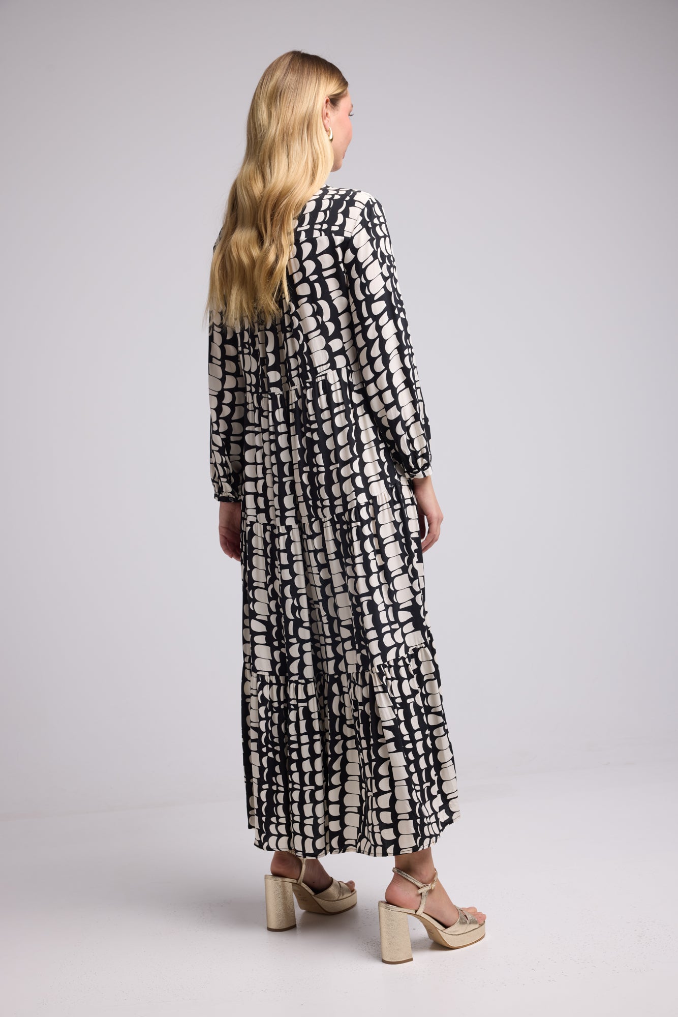 ROBE 63149 NOIR