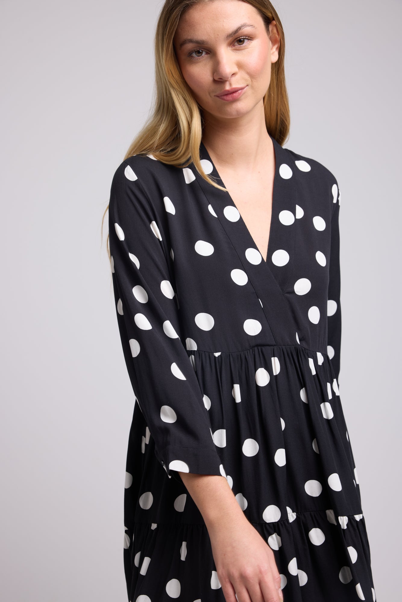 ROBE 63552/1531V NOIR