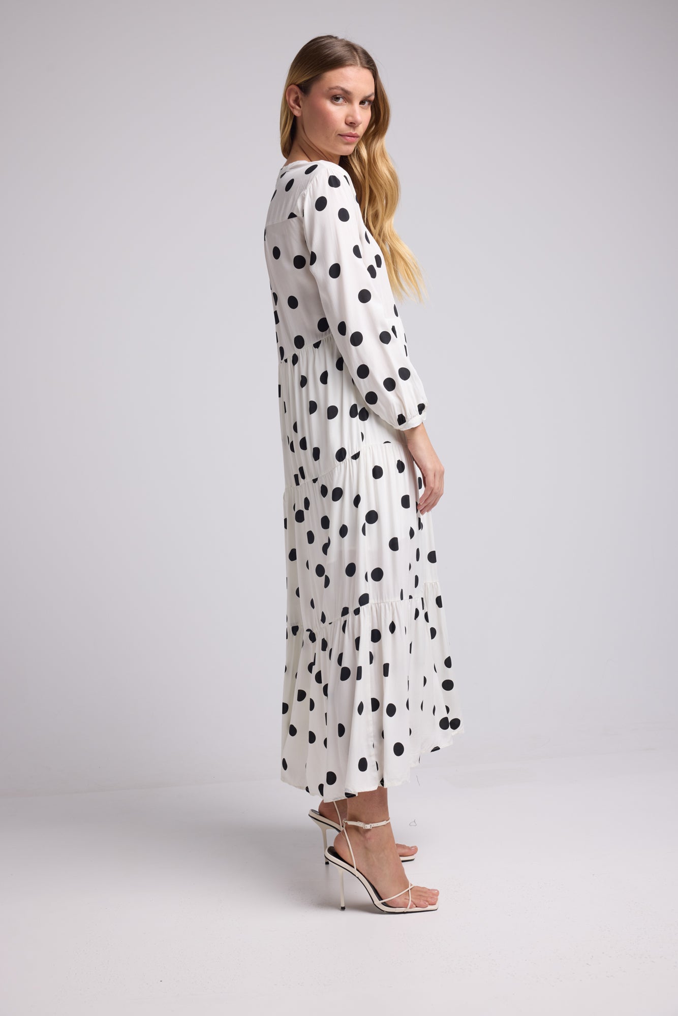 ROBE 63564/POIS NOIR BODY ECRU1220V