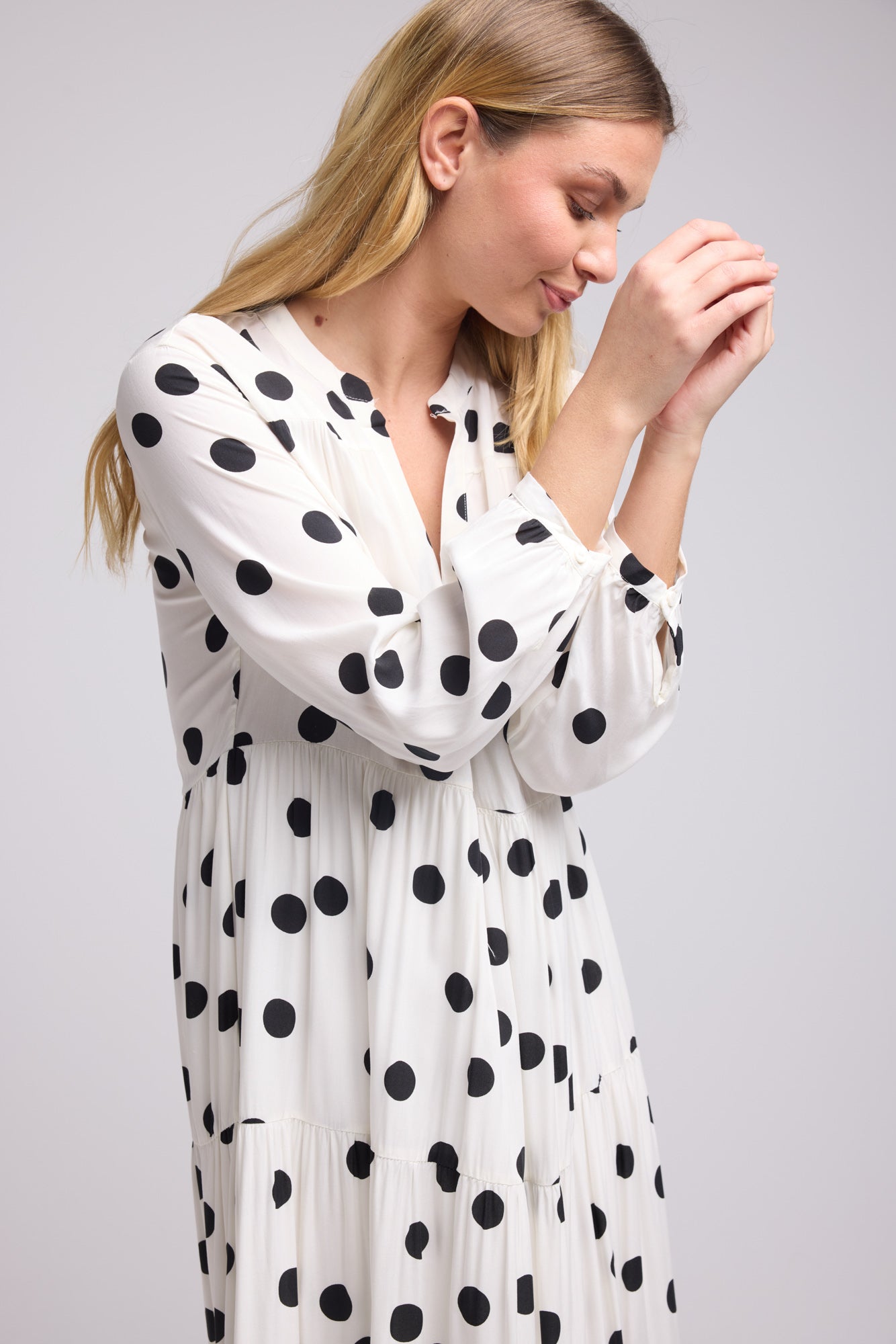 ROBE 63564/POIS NOIR BODY ECRU1220V