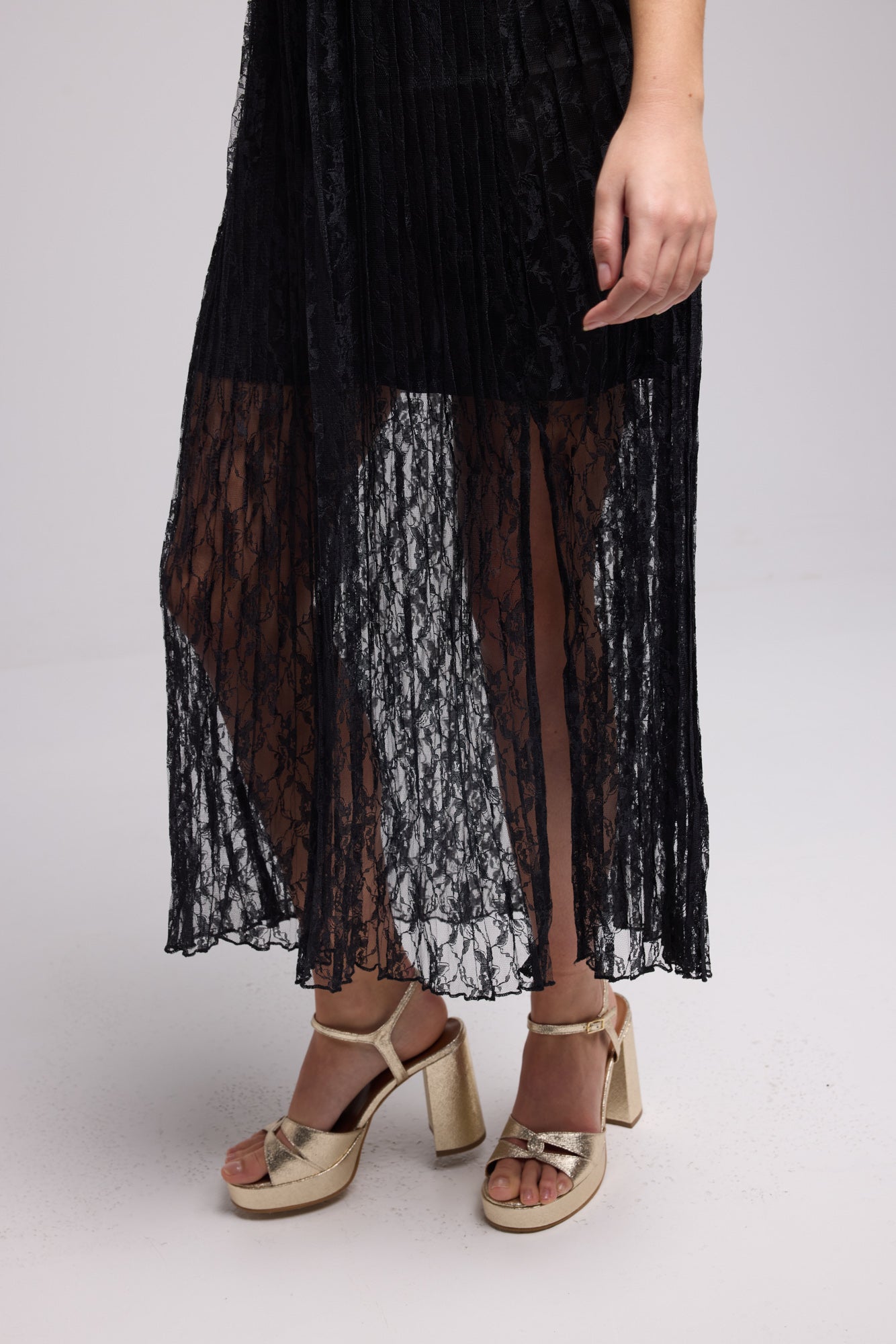 ROBE 63564 1446V NOIR