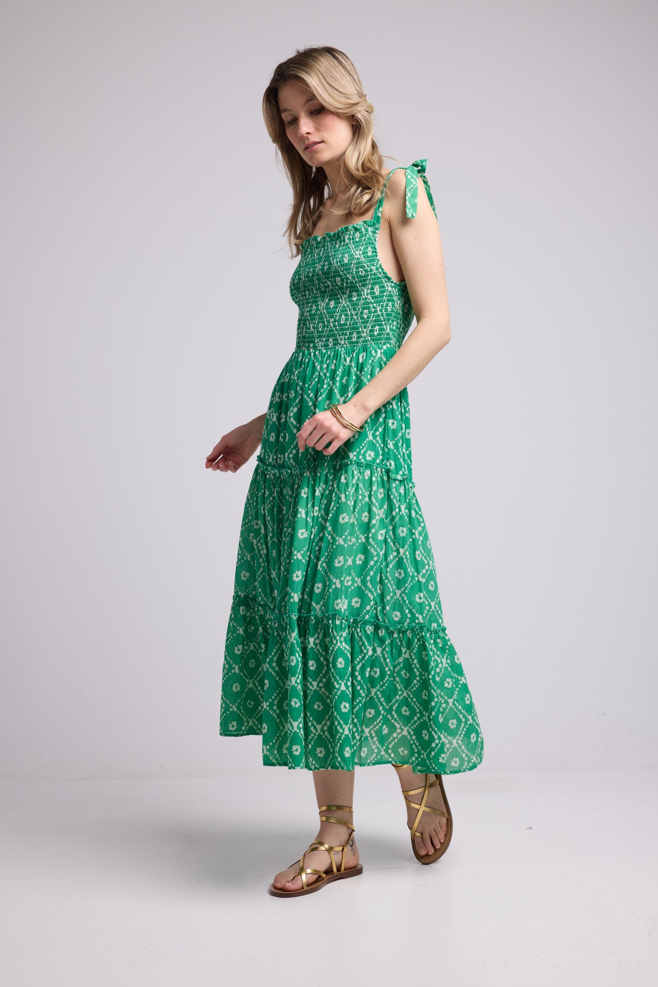 ROBE SMOKY/P2016 VERT